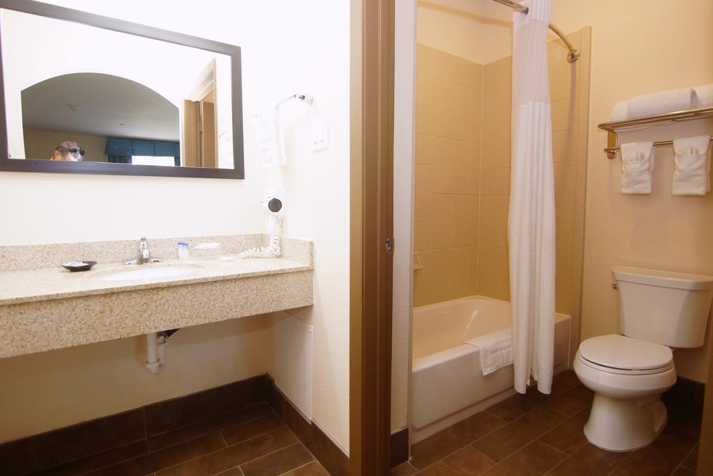 Americas Best Value Inn & Suites Cuero Quarto foto